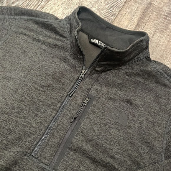 The North Face 3/4 Zip Pullover- Size Large - Picture 3 of 7